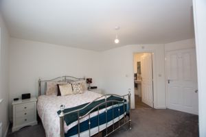 Master bedroom (en-suite)- click for photo gallery